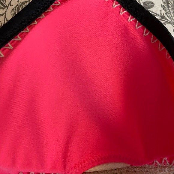 Victoria’s Secret Bikini with Crotchet Detailing Size M/L - Picture 10 of 10